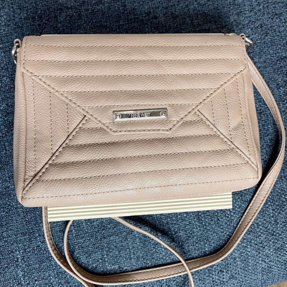 NINE WEST dusty pink quilted crossbody - Picture 6 of 9